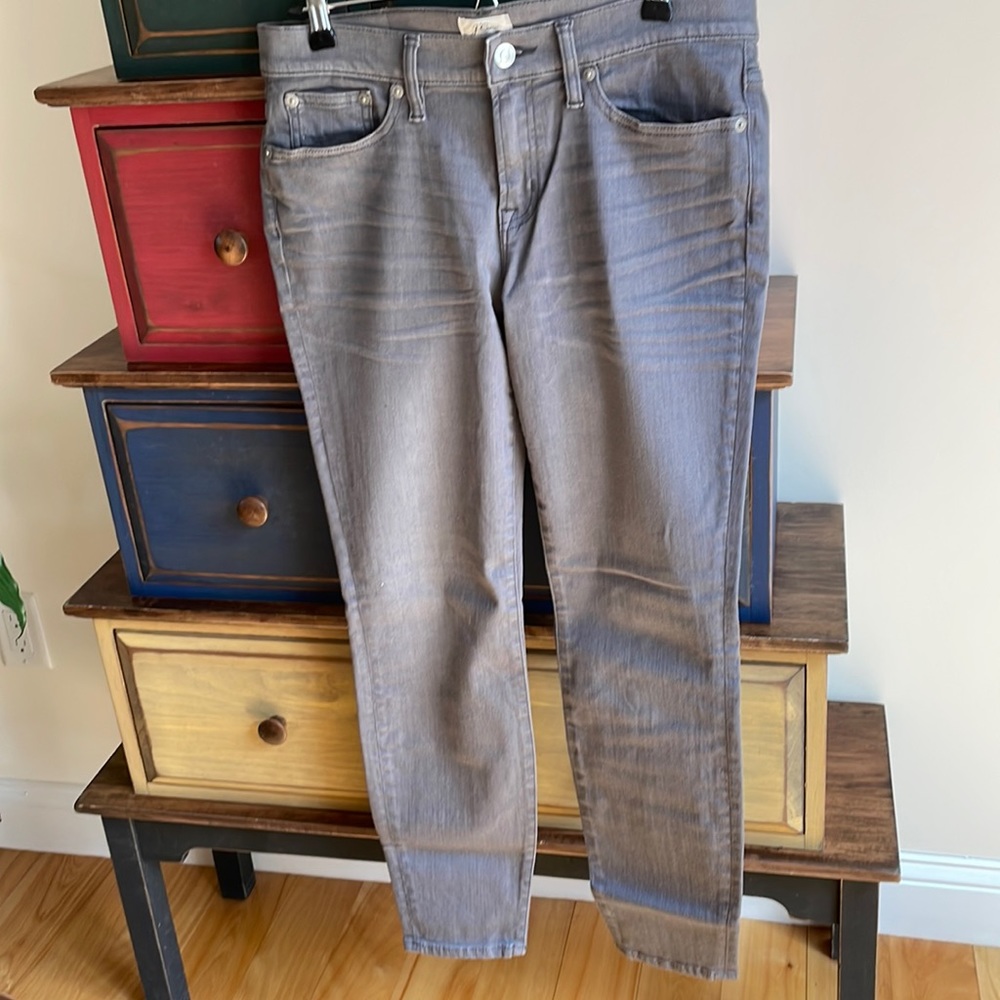 J Crew 8” Toothpick.  Grey.  Size 30